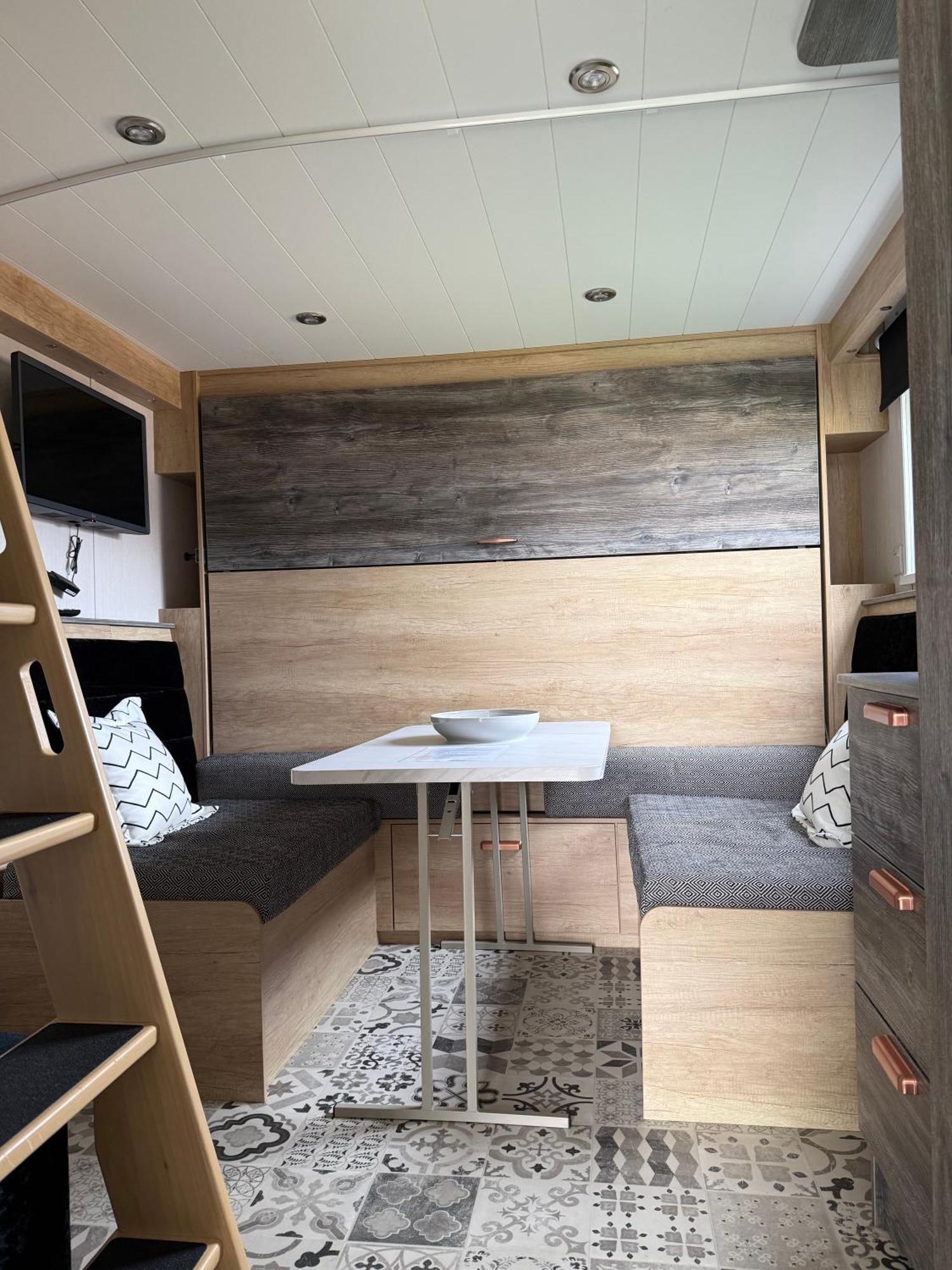 ホテル The Parr Pod - Beautiful, Luxury Pod アベラワー エクステリア 写真