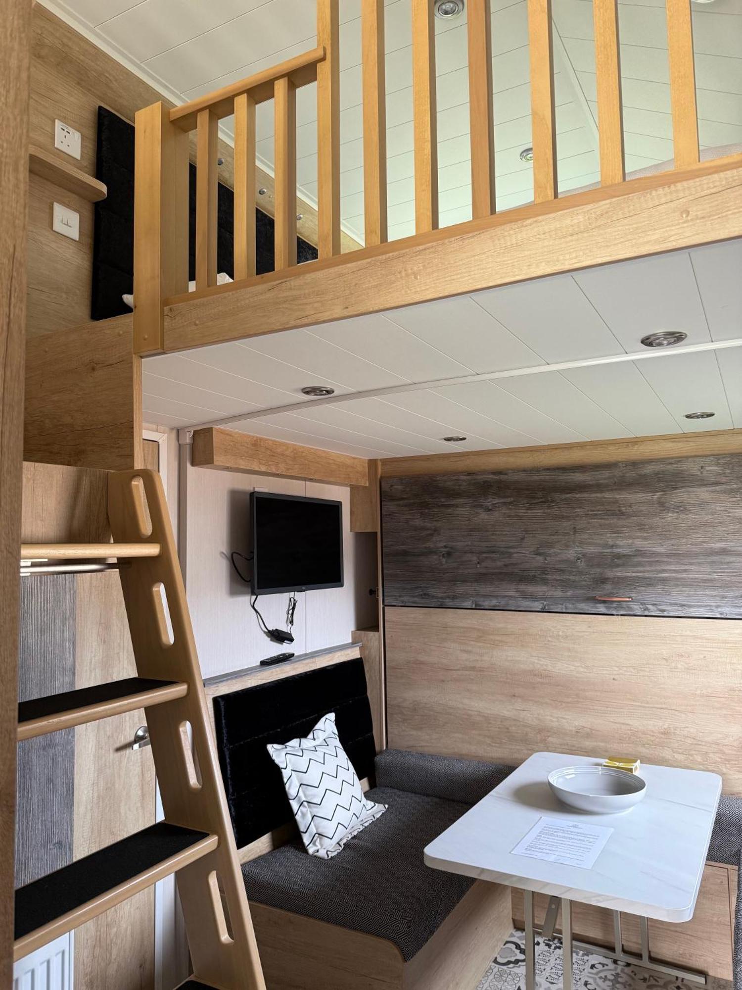 ホテル The Parr Pod - Beautiful, Luxury Pod アベラワー エクステリア 写真